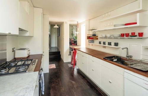 Mildmay Apartment | Entire Family Home in London