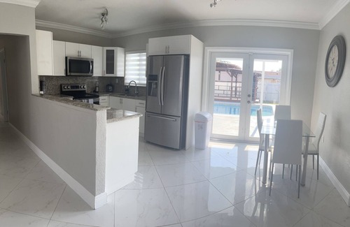Hialeah House | Entire home 4bdrm 2 bath home W/Pool Miami/Hialeah area