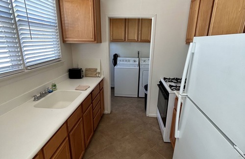 East Side Costa Mesa House | Entire Home by Newport Beach, Disneyland and SNA! Pet Friendly Home Downtown