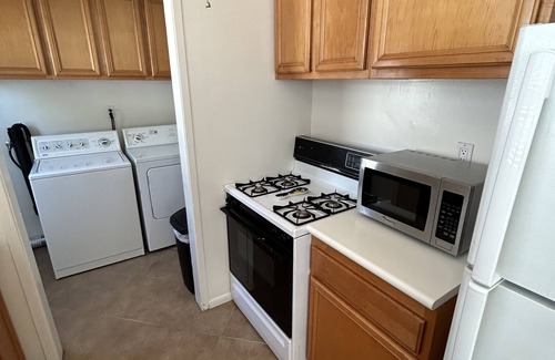 East Side Costa Mesa House | Entire Home by Newport Beach, Disneyland and SNA! Pet Friendly Home Downtown