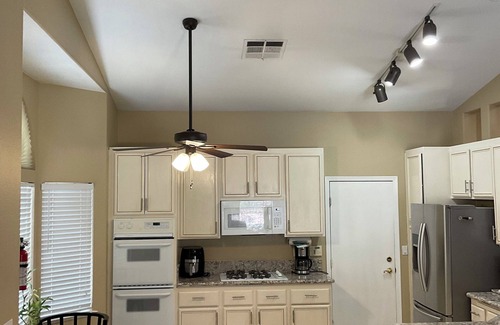 Sunrise Manor House | Entire Home In Las Vegas 3BDS/2BTH