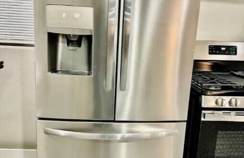 Paradise House | Entire home in Las Vegas 10 min to Fremont 15 Strip