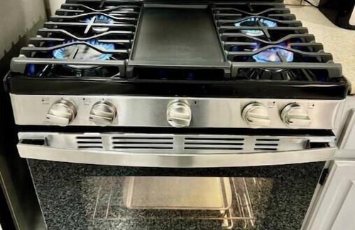 Paradise House | Entire home in Las Vegas 10 min to Fremont 15 Strip