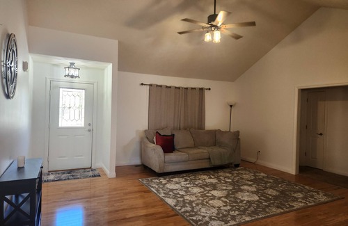 Newburgh House | Entire House For Rent