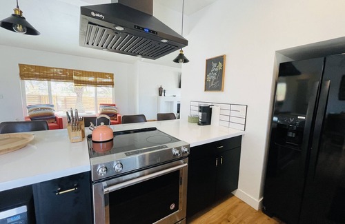 Twentynine Palms House | Entire house in quiet neighborhood! 2 miles from Joshua Tree NP