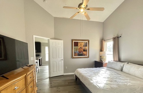 Florida Pines House | Entire House in a lovely neighborhood near attractions