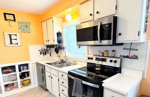 North Kansas City House | Entire House in Perfect Location! Renovated & Cozy w/ Chill Patio & Grill Dining