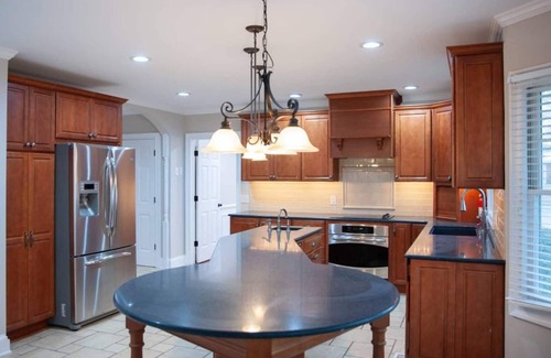 Dalton House | Entire House with Parking | Ideal for Long Stays!