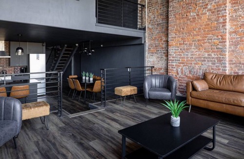 West Main Historic District Apartment | Entire Main St. Building · Entire Downtown Building w/7 suites! By Hollyhock