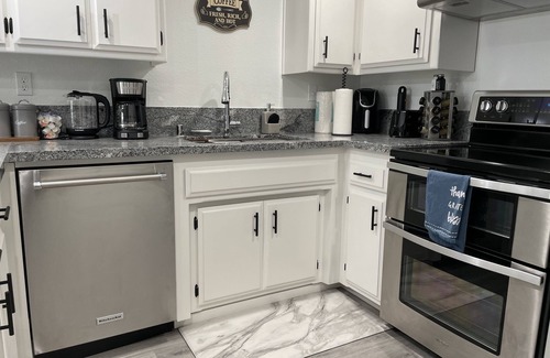 Carmichael House | Entire Modern House With King bed and 65in TV