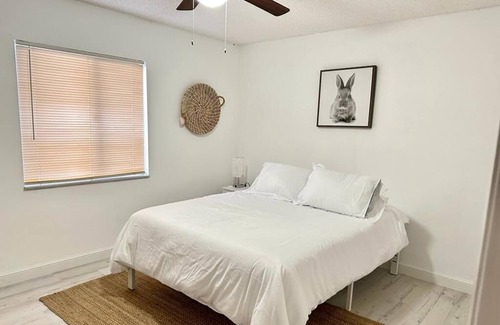 Orlando House | Entire Orlando House! 1.5 miles to UCF - quick access to Outlets, MCO