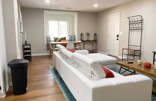 Roswell Apartment | Entire quadplex, 4 apts, group/pet friend, walkable to best of Historic Roswell!