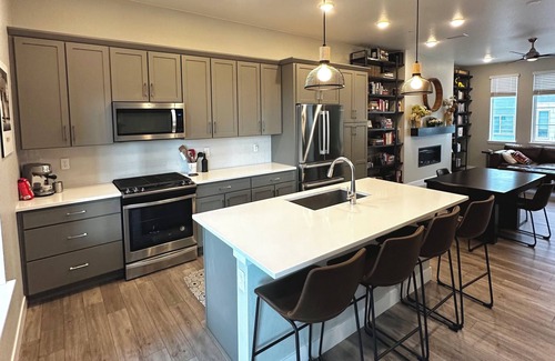 Twin Lakes House | Entire TH near Denver, Stockyard, Boulder, hospitals, Federal Ctr., & mountains