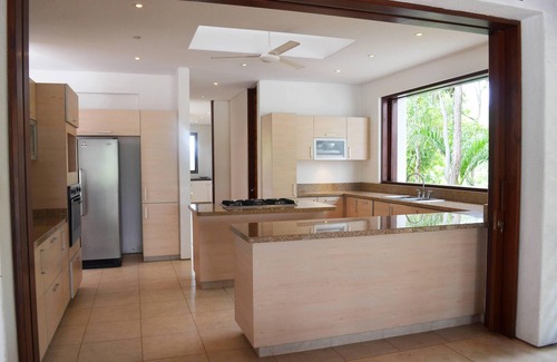 Ricaurte Villa | Epectacular Villa en Club Puerto Peñalisa