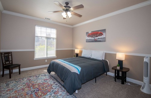 Redding House | 🔥EPIC Executive Luxury! ❤️Arcades🕹 Jacuzzi 🌊 Pool 🎱