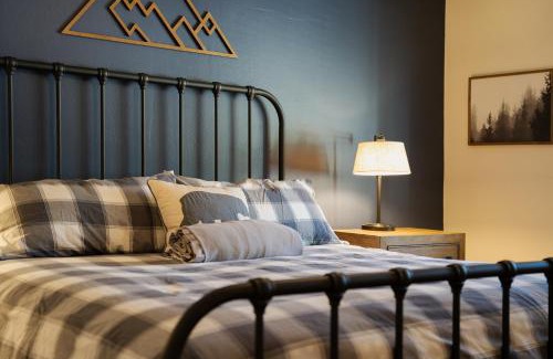 Kernville House | Epic View A Luxury House on a Hill River 10 min