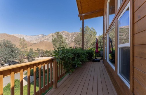 Kernville House | Epic View A Luxury House on a Hill River 10 min