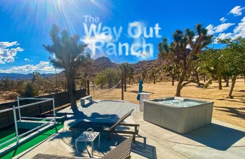 Joshua Tree House | Epic Views, Huge House, Acres of J-Trees to explore, Hot Tub, Pool, AC, and Mini-Golf