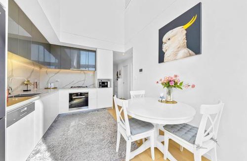 Epping Apartment | Epping Sunlit Luxury Loft - 2Beds & High Ceilings