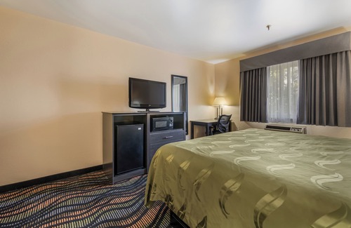 Rockford Hotel | Equality Inn