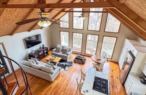 Mentone Apartment | Eremos in Mentone - Located on the brow of the mountain with fantastic views!