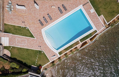 Eretria Villa | Eretria Luxurious Seafront Villa