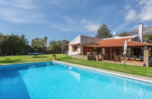 Eretria Villa | Eretria Retreat Villa:< 90 min from Athens Airport