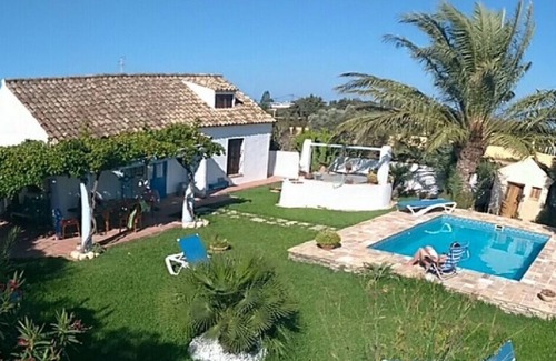 El Palmar House | Traditional Spanish house with private pool near the beach.