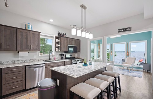 Lake Odessa House | Escape Busy Life to Lakeshore Luxury ! FREE tritoon rental with 7+ Day booking