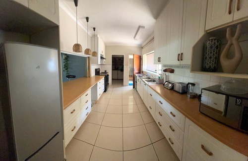 Pretoria House | Escape to a Spacious 4-Bedroom House in Pretoria, Sleeps 8