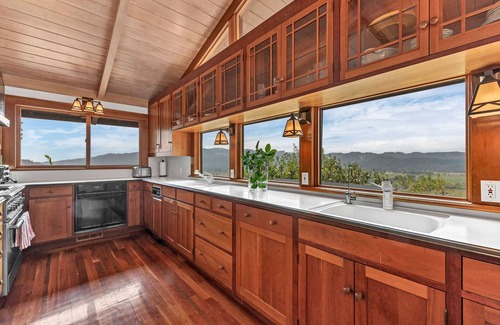 Calistoga House | Escape to “Casa Paradiso” in the Napa Valley!