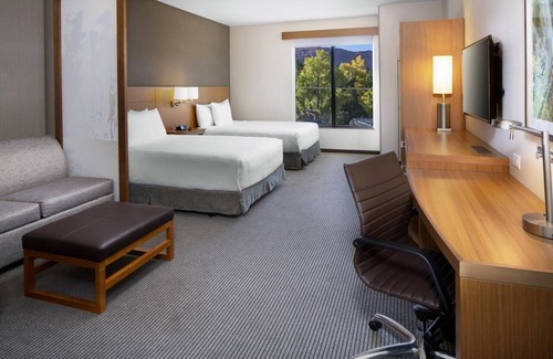 Moab Hotel | Escape to Nature's Bliss! Complimentary Breakfast, Pool, and Hot Tub!