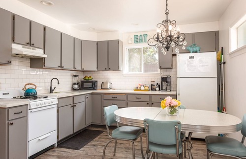 Sebastopol House | Escape to Sebastopol's charm, near The Barlow. We love Dogs!