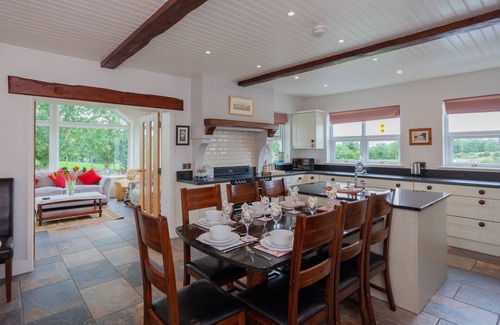 Newry House | Escape to the Country - Beautiful mountain views & private hot tub