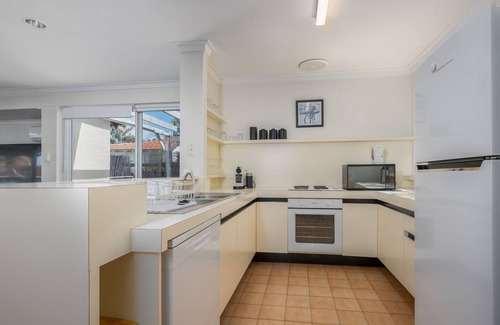 South Yunderup House | Escape to Tranquility at Fountain View Villa - South Yunderup