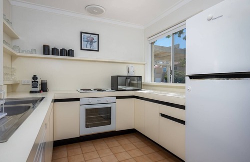 South Yunderup House | Escape to Tranquility at Fountain View Villa - South Yunderup