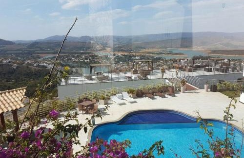 Capitolio House | Escarpas do lago vista privilegiada