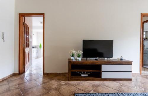 Regiao Urbana Homogenea X Apartment | Espaçoso com 2 Quartos, bem tranquilo c/varanda!