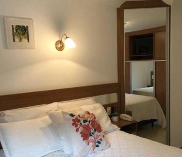 Aguas de Lindoia Apartment | Espaçoso Flat com Varanda no Cavalinho Branco