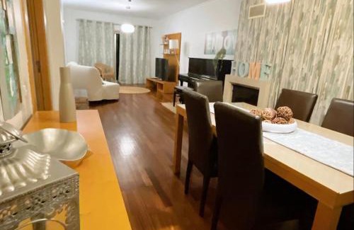 Campo e Sobrado Apartment | Espaçoso T3 com terraço & churrasqueira