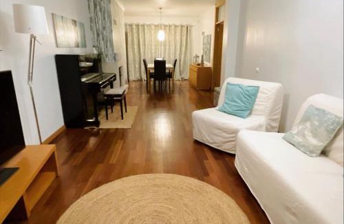 Campo e Sobrado Apartment | Espaçoso T3 com terraço & churrasqueira