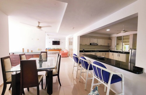 Ricaurte House | Espectacular Casa con amplios espacios para disfrutar, muy buena ubicación.