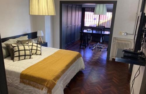 Pocitos House | Espectacular casa de 4 dormitorios y 5 baños para 12 personas, en la mejor zona de Montevideo