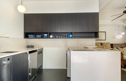 Horseshoe Bay House | Essence Beachfront Retreat