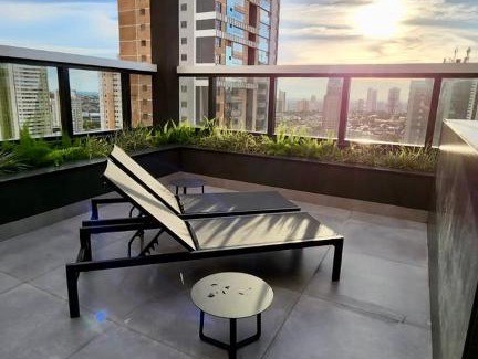 Amambai House | Estúdio com Quarto Privativo, TV e Cama Super King