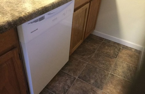 Racine House | Estate Living! Professionally Cleaned, Self Check In - Sleeps 12