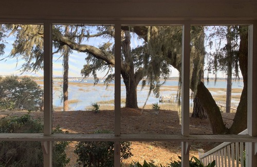 Beaufort House | Estate lot! Waterfront! Views of the downtown! A vacationer’s dream home!