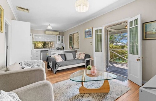 Falcon Cottage | Estuary cottage, tranquil for that much needed get away.