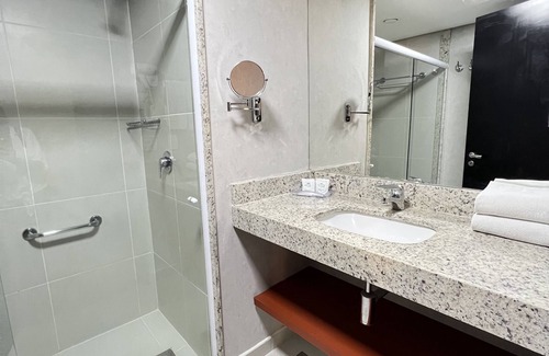 Recreio dos Bandeirantes Hotel | eSuites Hotel Recreio Shopping