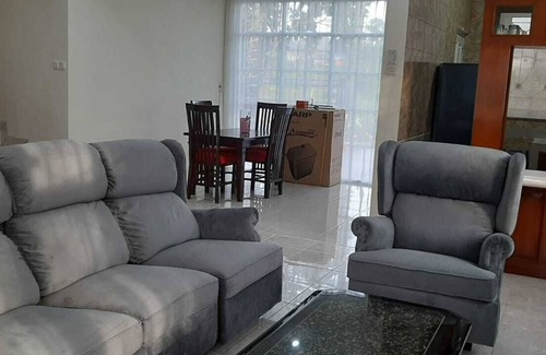 Cipanas Villa | Eton Asia Villa No.FF1-06- Three Bedrooms , Private pool, River view